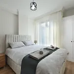 Ufak Street Apartment