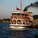 Riverside Hotel