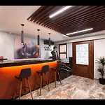 Room In Apartment - Luxury Suite Hotel Room