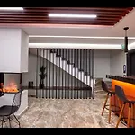 Room In Apartment - Luxury Suite Hotel Room