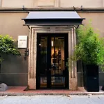 Decamondo Residence