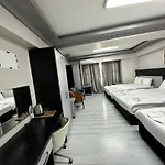 Retrol Hotel