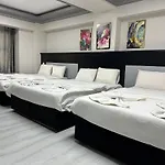 Retrol Hotel