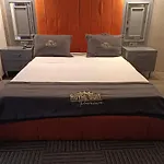 Royal Suit Premium