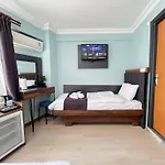 Sandara Boutique