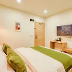 Elephant In The Room Hotel