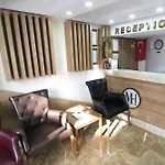 Metrohill Hotel