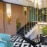 Marlon Hotel
