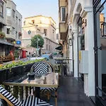 Marlon Hotel