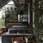 Juliet Rooms & Kitchen