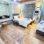 Taksim Camellia Suit