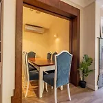Spacious Apartment, 1-Min To Taksim Square