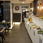 Nova City Hotel