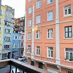 Perahomes Wooden Flat With Small Balcony