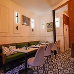 White Bolshoi Rooms