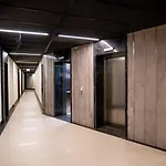 Modern Apt With City Views - Central Location