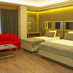 216 Eagle Palace Suite