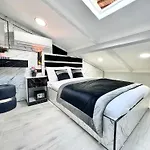 Taksim Larissa hotel suites