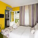 Mini Harem Hotel