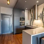 Central City Apartment With Premium Amenities