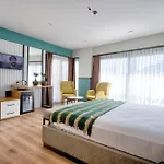 Fragments Hotel