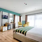 Fragments Hotel