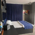 216 Hill Suites