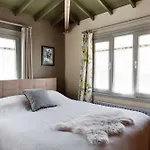 Tastefully Decorated House In Old City - Rose