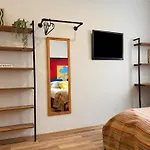 Central 5 Bedroom 5 Bathroom, Newly Renovated Villa At The Heart Of The City