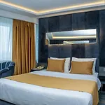 216 Silver Suite