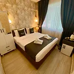 Honey Hotel