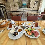 Volra Hotel