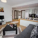 Koza Suites Apartments