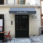 La Casa Pera Suites