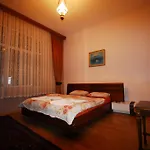 Station Hotel 34