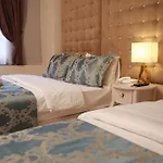 Pelican House Hotel