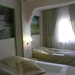 Hotel La White