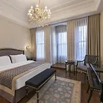 1890 Suites Hotel