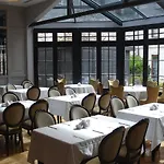 1890 Suites Hotel