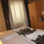 Artika Hotel