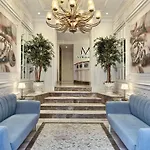 Mirrors Hotel