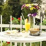 Miel Suites