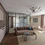 Upsuites Hotel