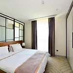 Upsuites Hotel