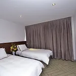 Upsuites Hotel