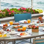Four Seasons Hotel Istanbul At The Bosphorus