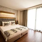 Eliza Hotel