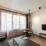 G Flats & Serviced Apartments - Adult Only