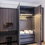G Flats & Serviced Apartments - Adult Only
