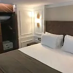 Old Port Hotel Suit